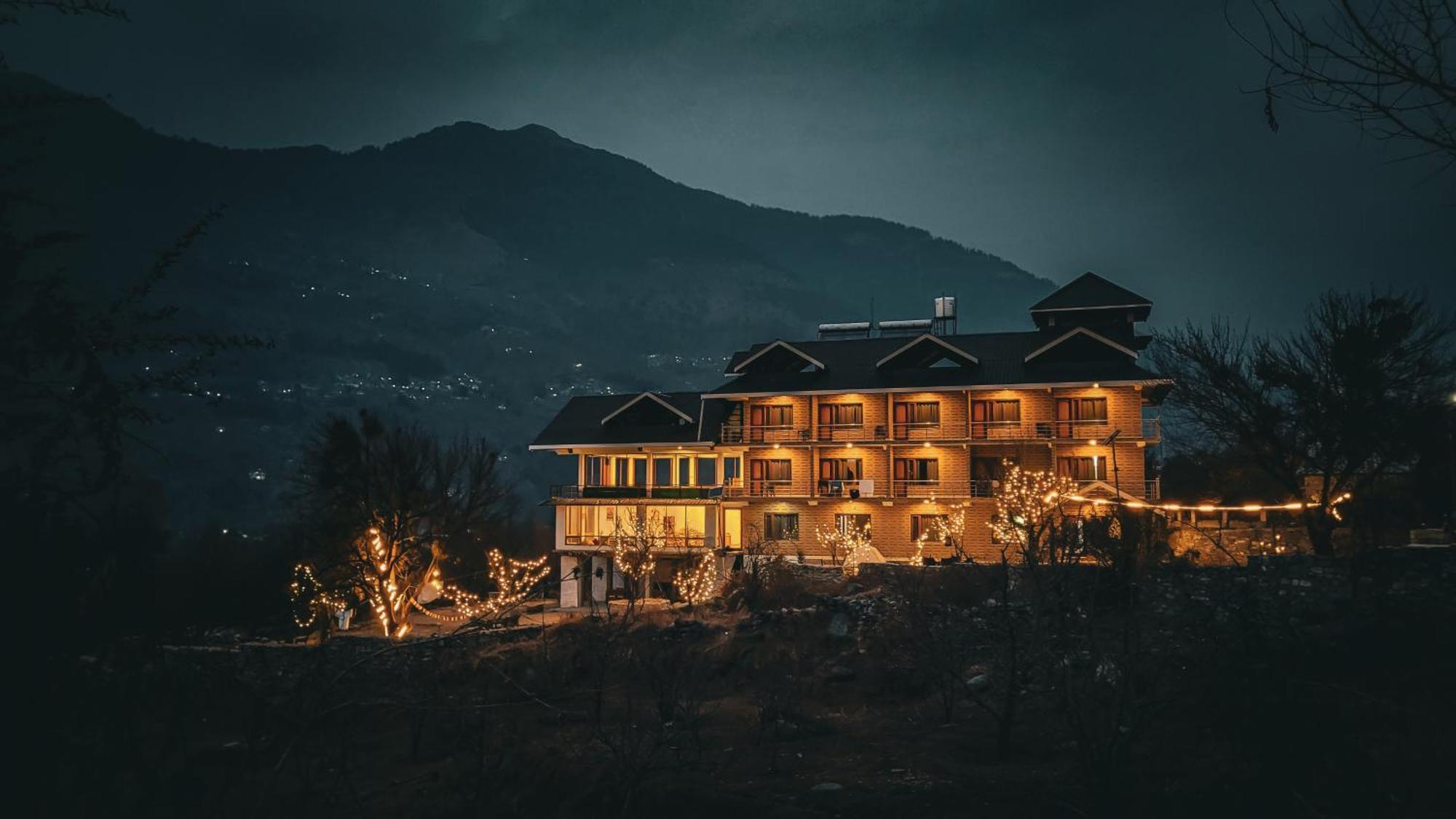 Aroha Residency- A Countryside Resort Манали Экстерьер фото