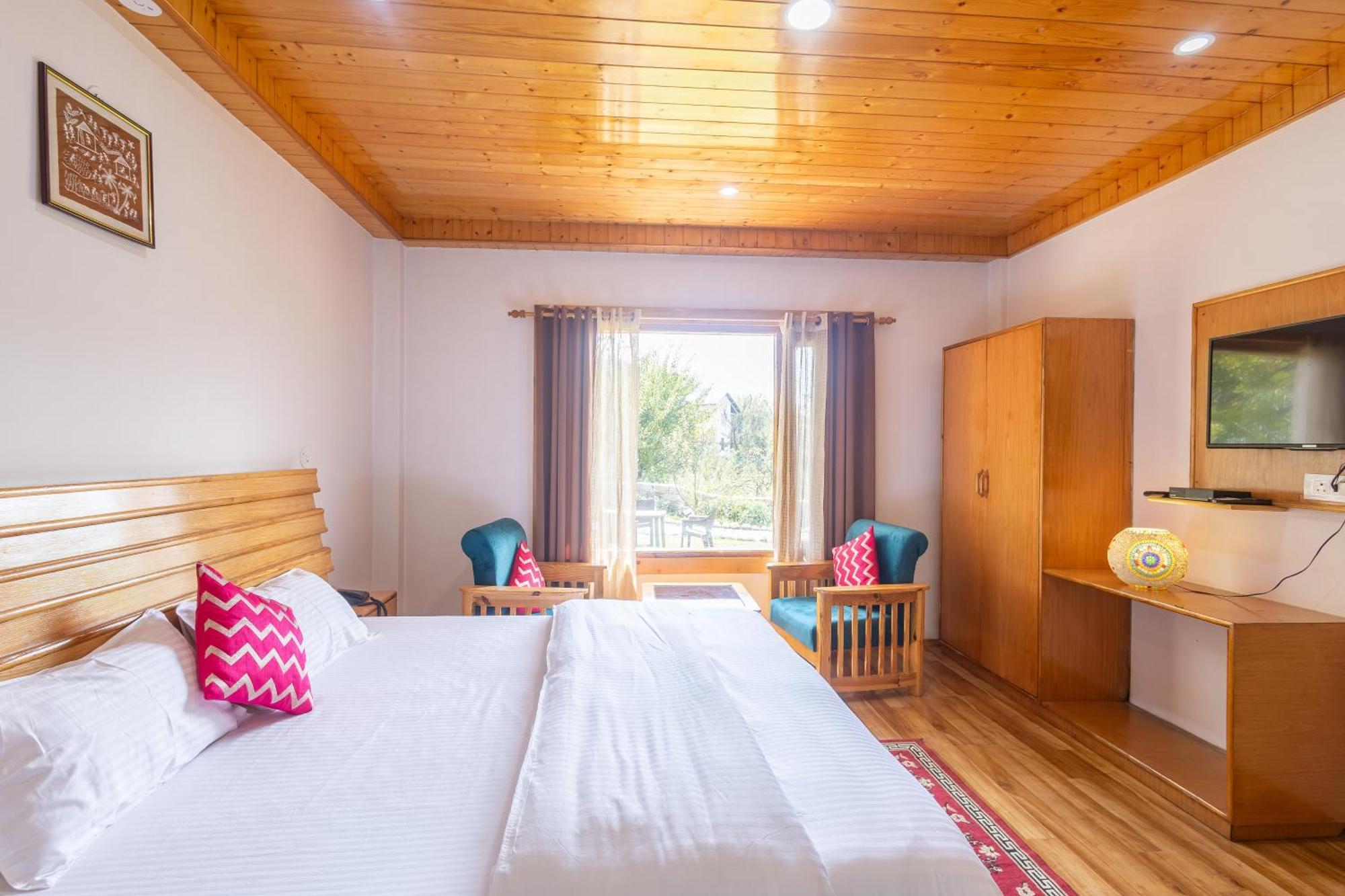 Aroha Residency- A Countryside Resort Манали Экстерьер фото
