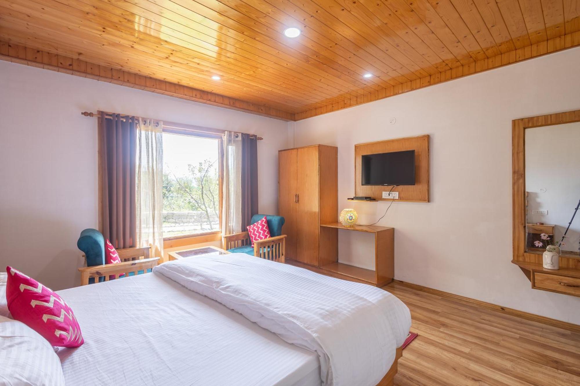 Aroha Residency- A Countryside Resort Манали Экстерьер фото